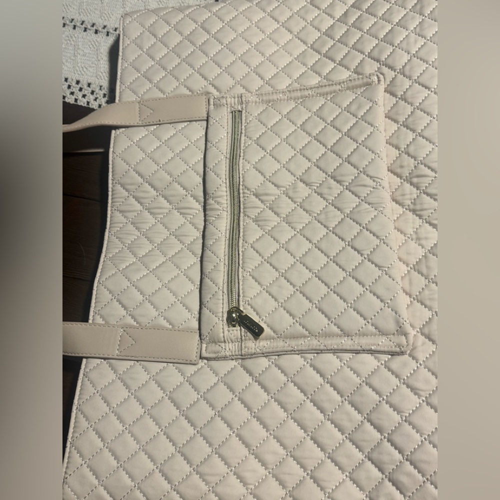 Lovevook large Travel/work diamond quilted tote Bag in Cream - Picture 11 of 16
